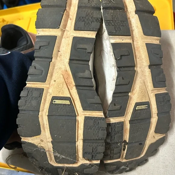 On Cloud ON Running Shoes in Pink and Gray - Picture 9 of 9